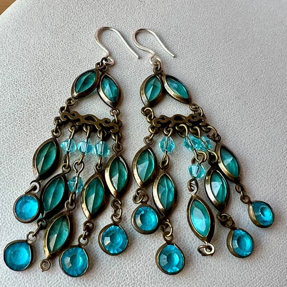 VINTAGE BLUE TEAL GLASS CRYSTAL RHINESTONE LONG DANGLE DROP CHANDELIER EARRINGS - Picture 2 of 16